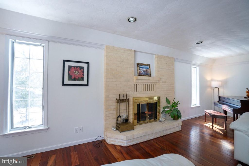 Image 9 of property listing at 1307 DEERFIELD DR, State College, PA 16803