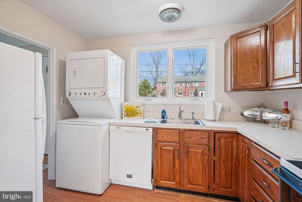 Image 10 of property listing at 56-A CRESCENT RD, Greenbelt, MD 20770