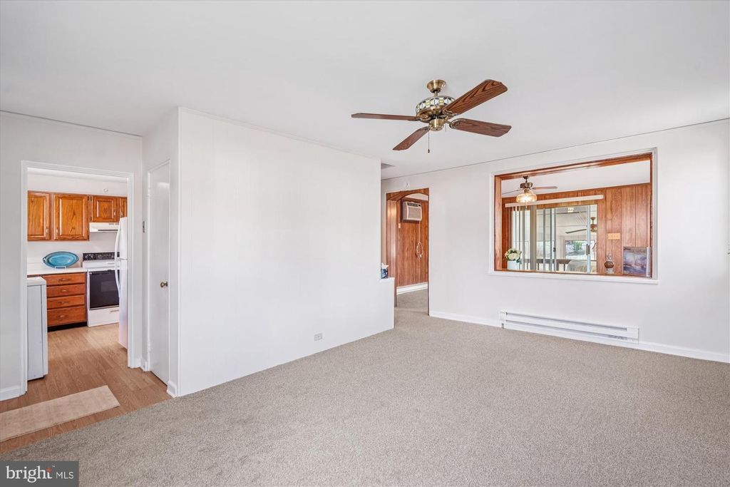 Image 14 of property listing at 56-A CRESCENT RD, Greenbelt, MD 20770