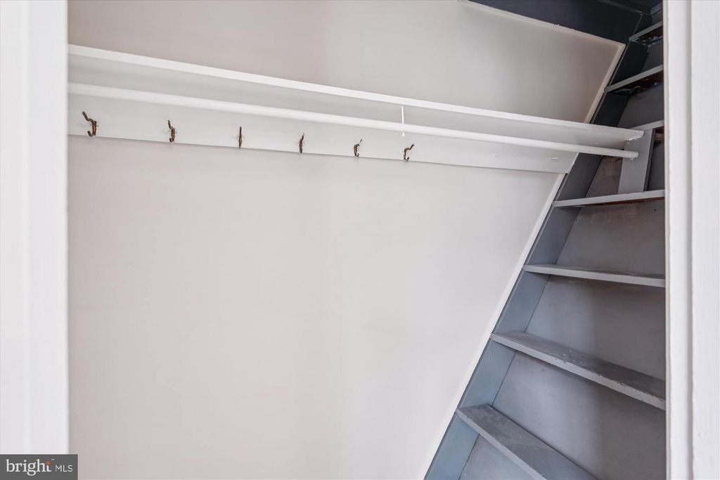 Image 20 of property listing at 56-A CRESCENT RD, Greenbelt, MD 20770