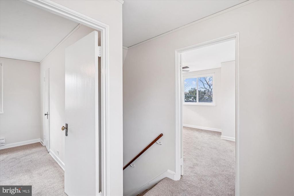 Image 21 of property listing at 56-A CRESCENT RD, Greenbelt, MD 20770