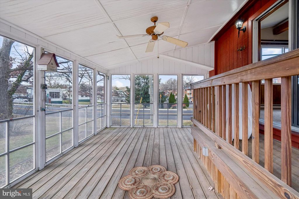 Image 31 of property listing at 56-A CRESCENT RD, Greenbelt, MD 20770