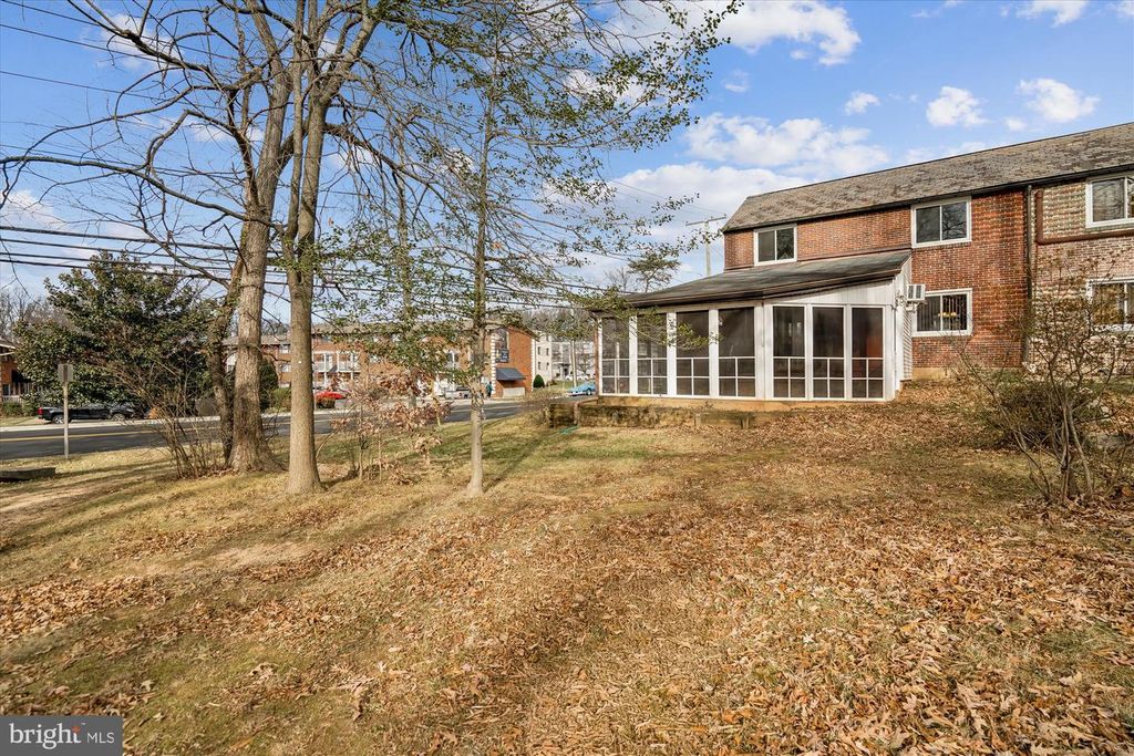 Image 34 of property listing at 56-A CRESCENT RD, Greenbelt, MD 20770