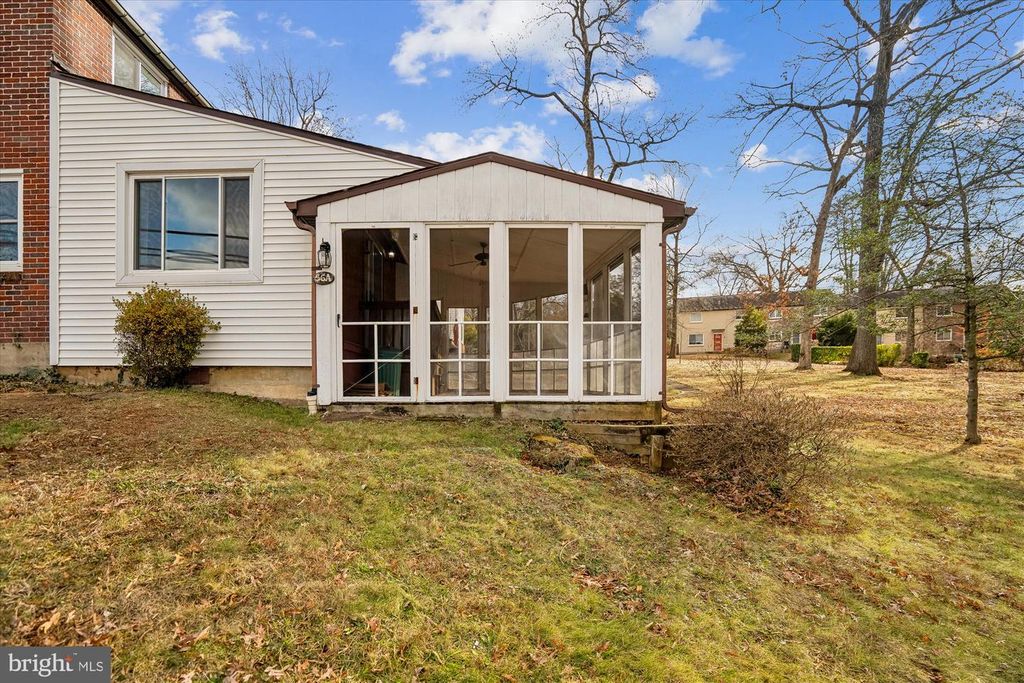 Image 36 of property listing at 56-A CRESCENT RD, Greenbelt, MD 20770