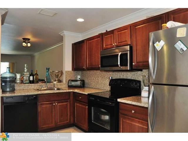 11580 NW 37th St, Coral Springs, FL 33065