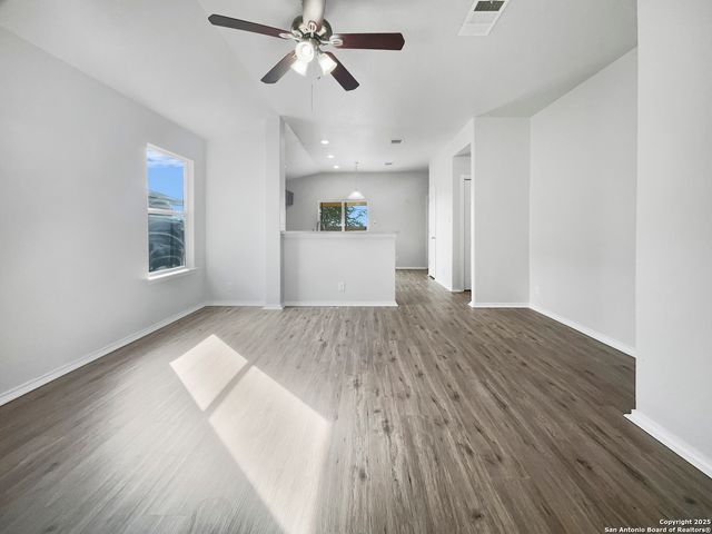 611 Tom Kemp, New Braunfels, TX 78130