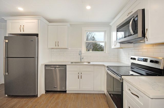 238 Commonwealth Ave 3, Concord, MA 01742