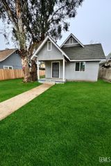 1420 Palm Drive, Bakersfield, CA 93305