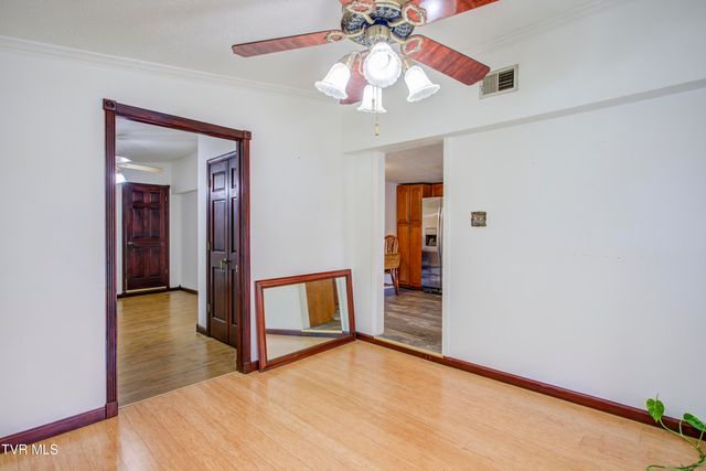 1399 Broad Street, Elizabethton, TN 37643