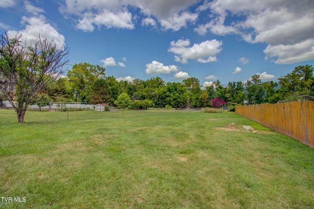 1399 Broad Street, Elizabethton, TN 37643