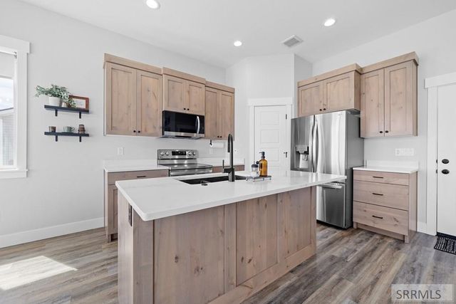 4594 Remuda Rd, Ammon, ID 83406