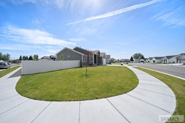 4594 Remuda Rd, Ammon, ID 83406