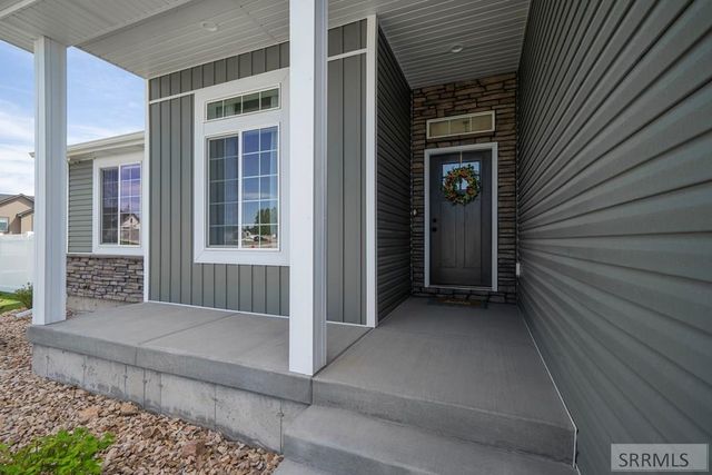 4594 Remuda Rd, Ammon, ID 83406