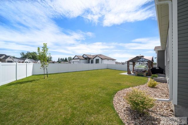 4594 Remuda Rd, Ammon, ID 83406