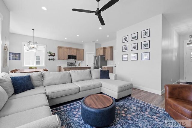4594 Remuda Rd, Ammon, ID 83406