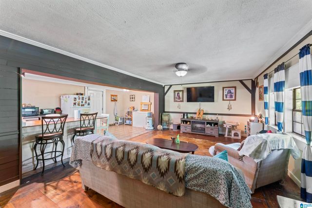 155 W CURTIS ROAD, Sylacauga, AL 35150