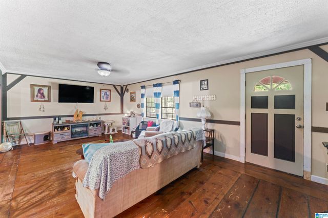 155 W CURTIS ROAD, Sylacauga, AL 35150