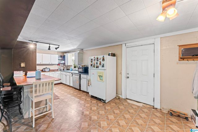 155 W CURTIS ROAD, Sylacauga, AL 35150