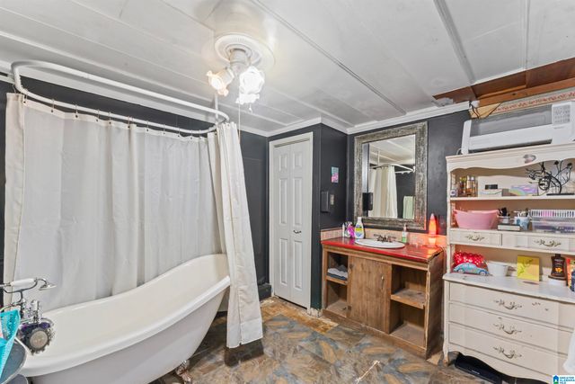 155 W CURTIS ROAD, Sylacauga, AL 35150