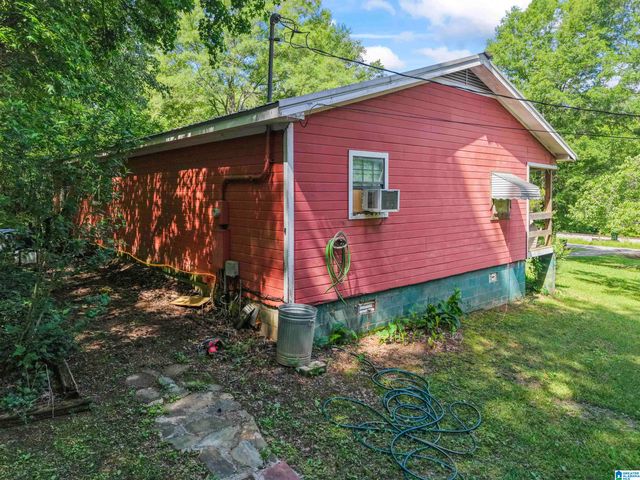 155 W CURTIS ROAD, Sylacauga, AL 35150