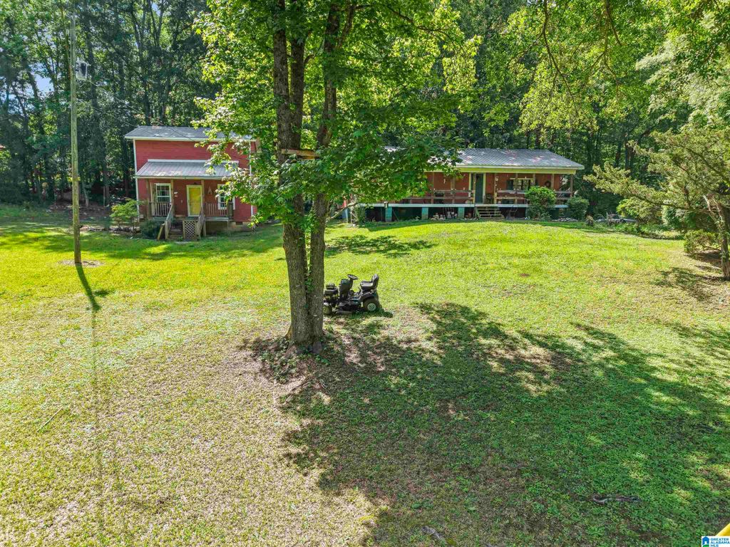 155 W CURTIS ROAD, Sylacauga, AL 35150