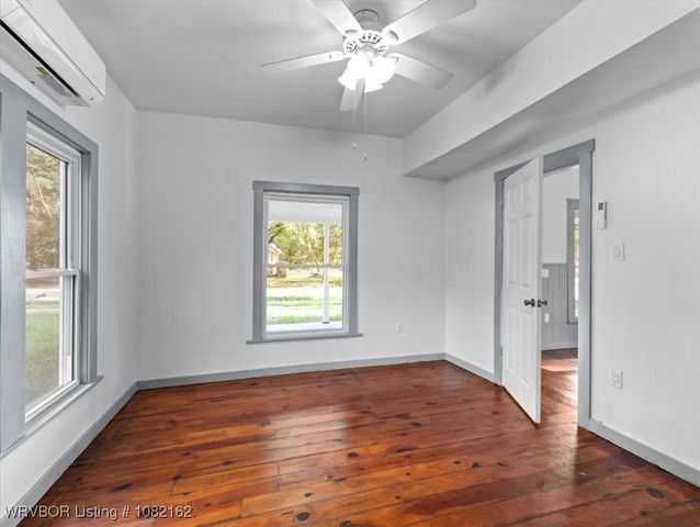 603 E Avenue B, Heavener, OK 74937