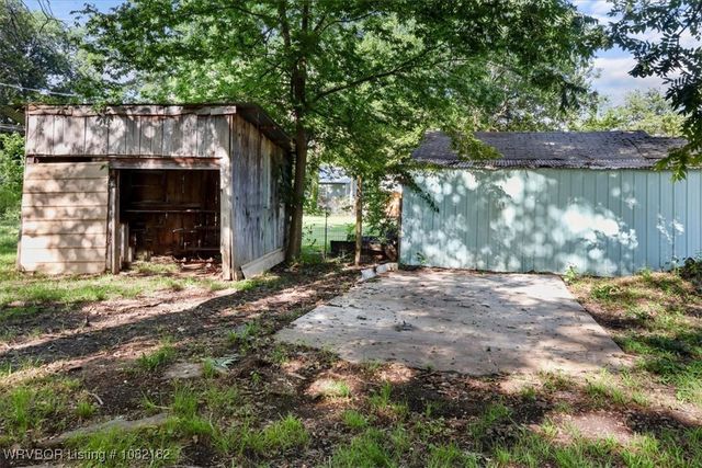 603 E Avenue B, Heavener, OK 74937