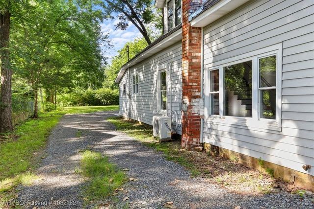 603 E Avenue B, Heavener, OK 74937