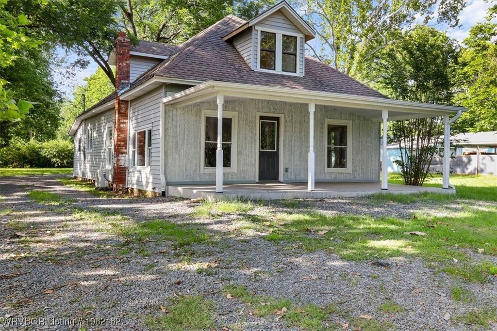 603 E Avenue B, Heavener, OK 74937