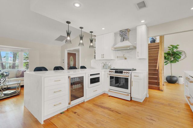 5154 Woodstone Circle E, Greenacres, FL 33463