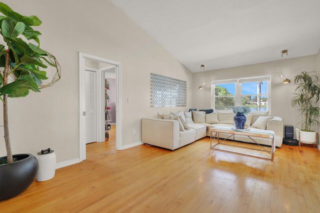 5154 Woodstone Circle E, Greenacres, FL 33463