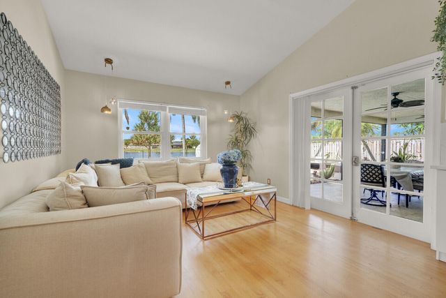 5154 Woodstone Circle E, Greenacres, FL 33463