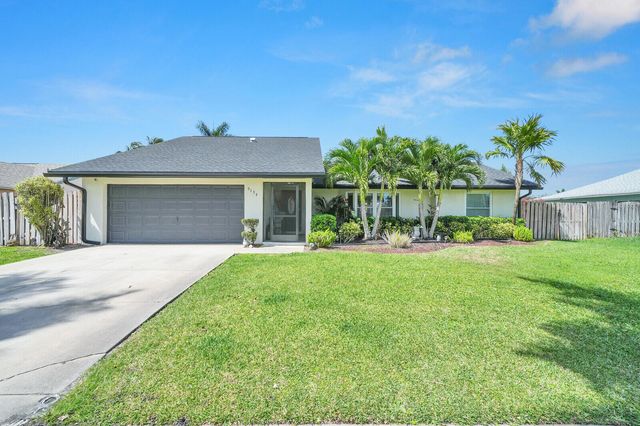 5154 Woodstone Circle E, Greenacres, FL 33463
