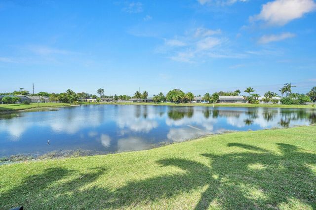 5154 Woodstone Circle E, Greenacres, FL 33463