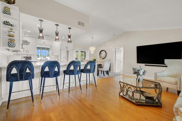 5154 Woodstone Circle E, Greenacres, FL 33463