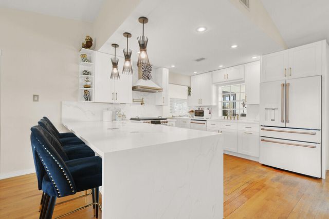 5154 Woodstone Circle E, Greenacres, FL 33463