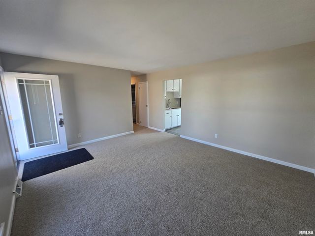 5518 E CAPTAIN Road, Chillicothe, IL 61523