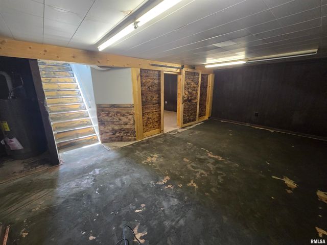 5518 E CAPTAIN Road, Chillicothe, IL 61523