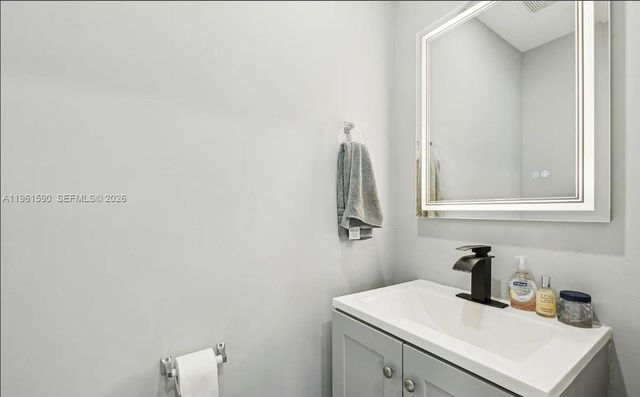 380 NW 20th St 8, Miami, FL 33127