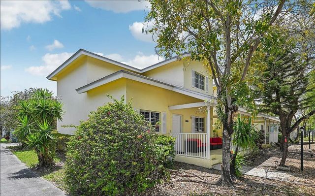 380 NW 20th St 8, Miami, FL 33127