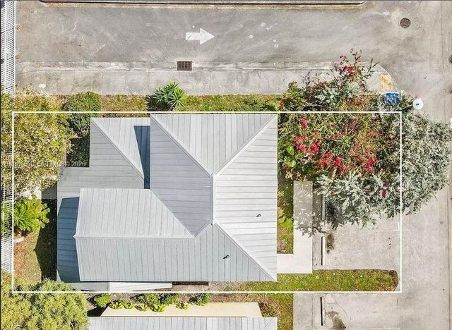 380 NW 20th St 8, Miami, FL 33127