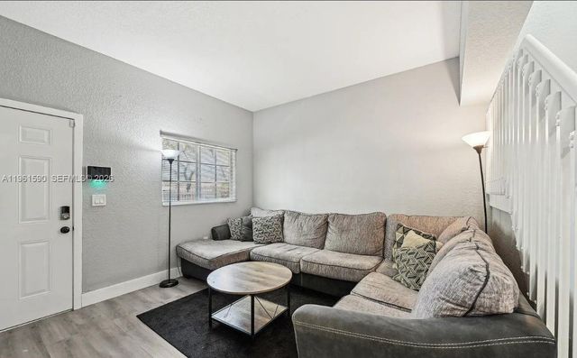 380 NW 20th St 8, Miami, FL 33127