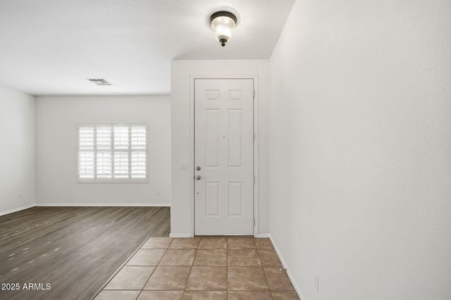 1210 E BETH Drive, Phoenix, AZ 85042