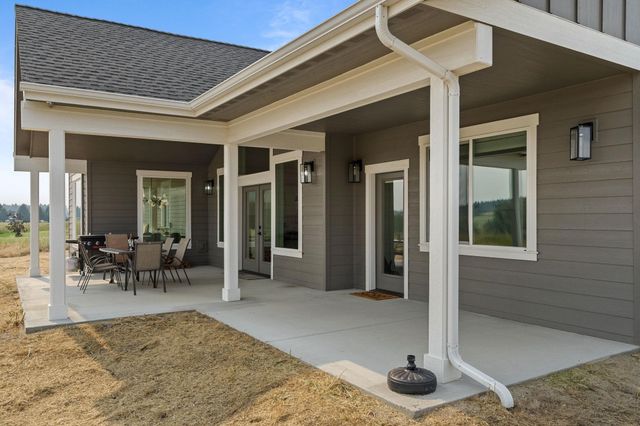 21807 N Creekside Ln, Colbert, WA 99005