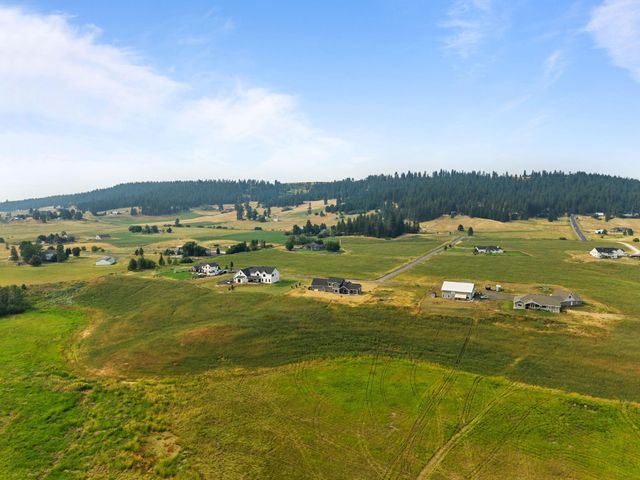 21807 N Creekside Ln, Colbert, WA 99005