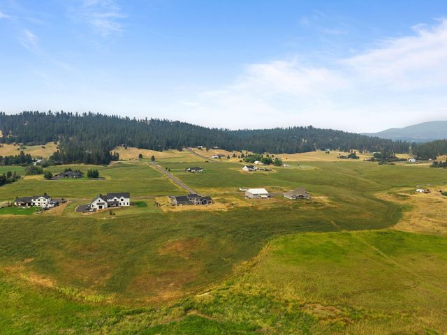 21807 N Creekside Ln, Colbert, WA 99005