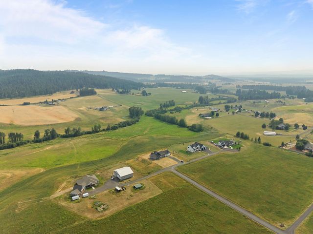 21807 N Creekside Ln, Colbert, WA 99005