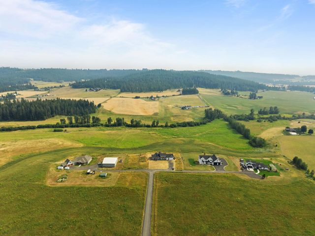 21807 N Creekside Ln, Colbert, WA 99005