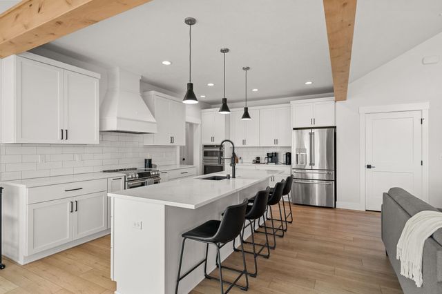 21807 N Creekside Ln, Colbert, WA 99005