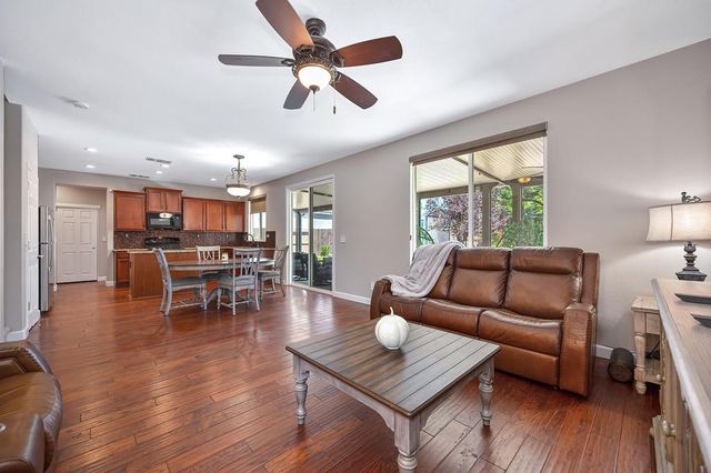 2104 Stansfield Dr, Roseville, CA 95747